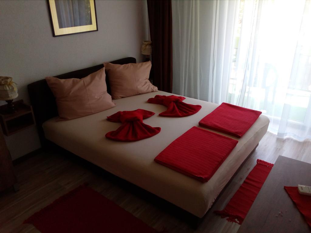 Apartments Victoria 022 Връдник Екстериор снимка